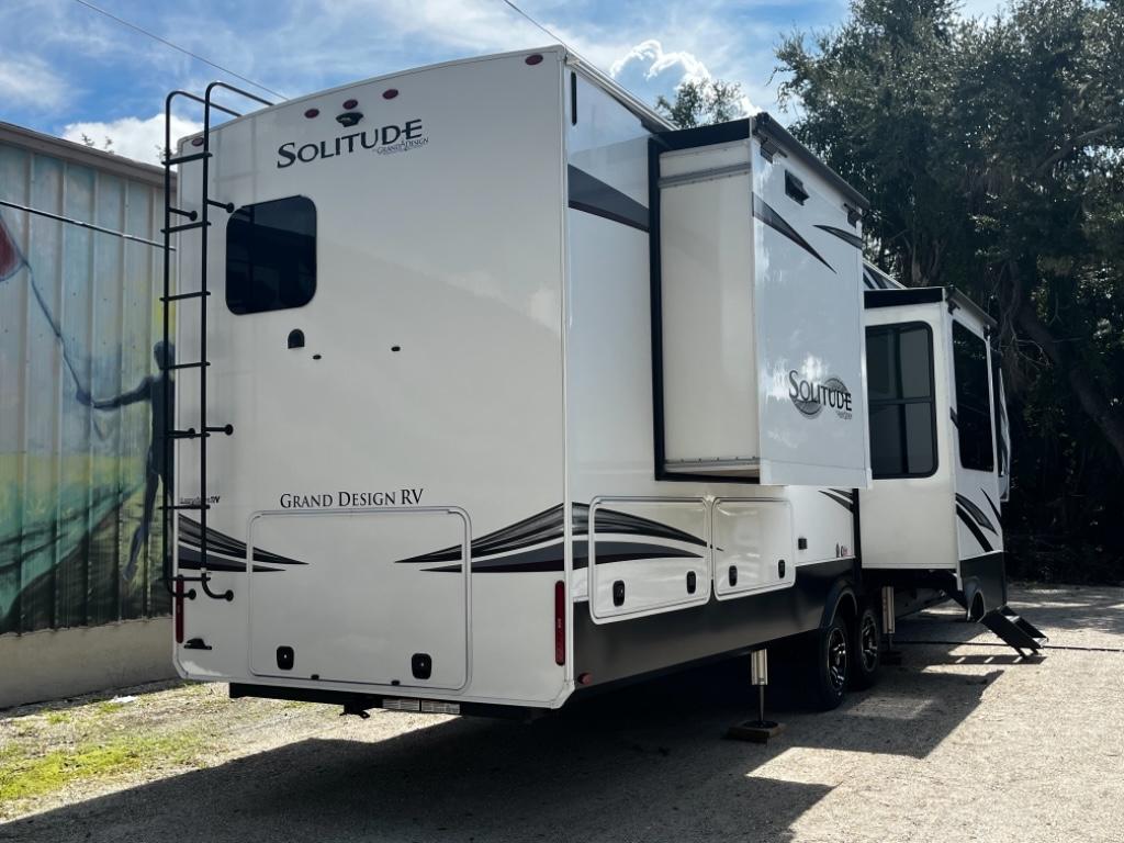 2023 Grand Design Recreational Solitude Wide body photo 9
