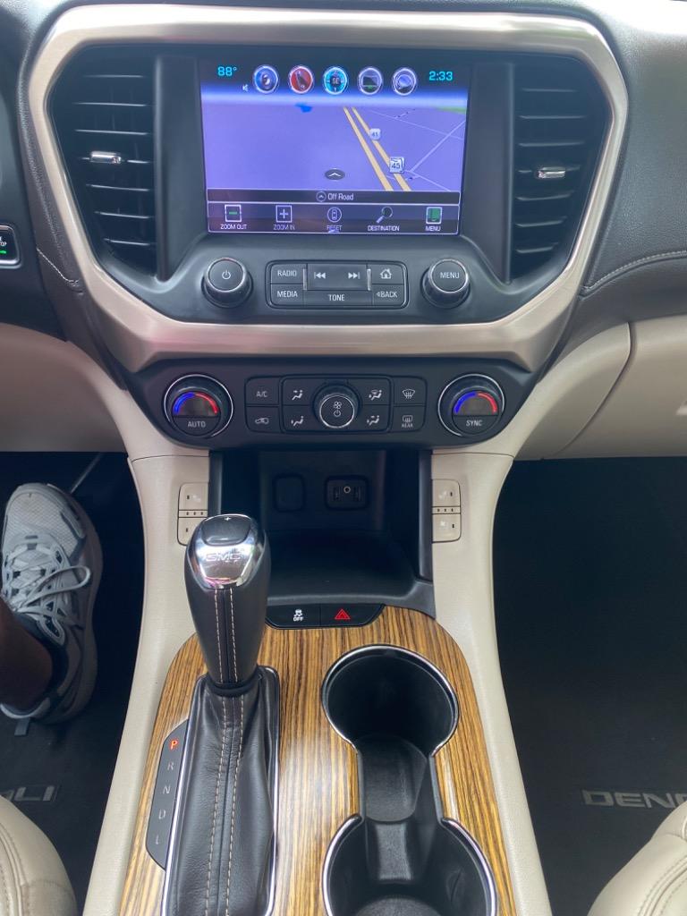 2017 Gmc Acadia Denali photo 17