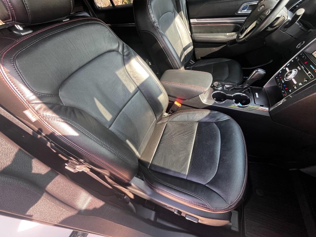 2018 Ford Explorer Sport photo 22