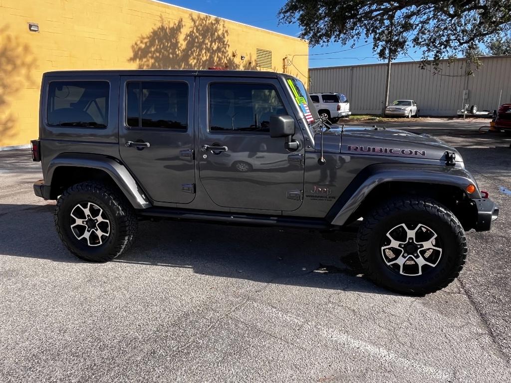 2017 Jeep Wrangler Unlimited Rubicon photo 8