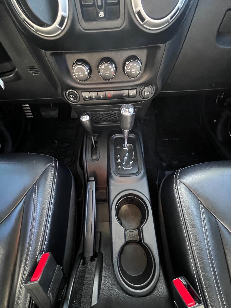 2017 Jeep Wrangler Unlimited Rubicon photo 11