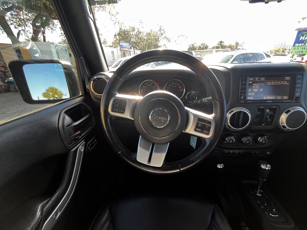 2017 Jeep Wrangler Unlimited Rubicon photo 9