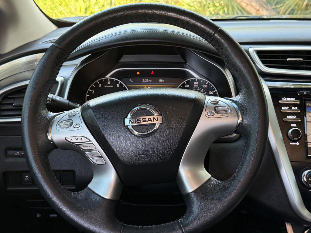 2018 Nissan Murano SV photo 2