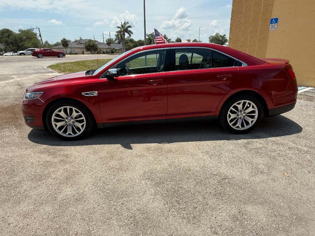 2014 Ford Taurus Limited photo 5