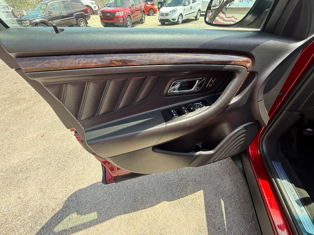 2014 Ford Taurus Limited photo 16