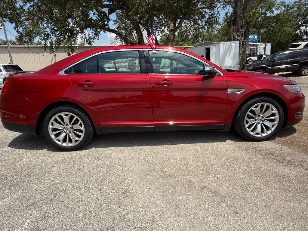 2014 Ford Taurus Limited photo 9