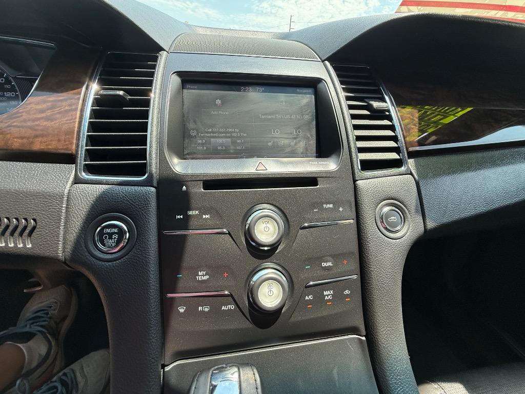 2014 Ford Taurus Limited photo 14
