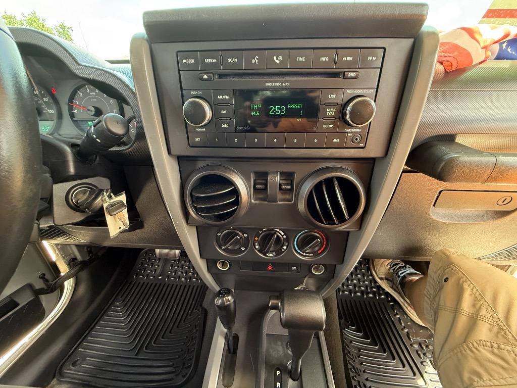 2008 Jeep Wrangler X photo 11