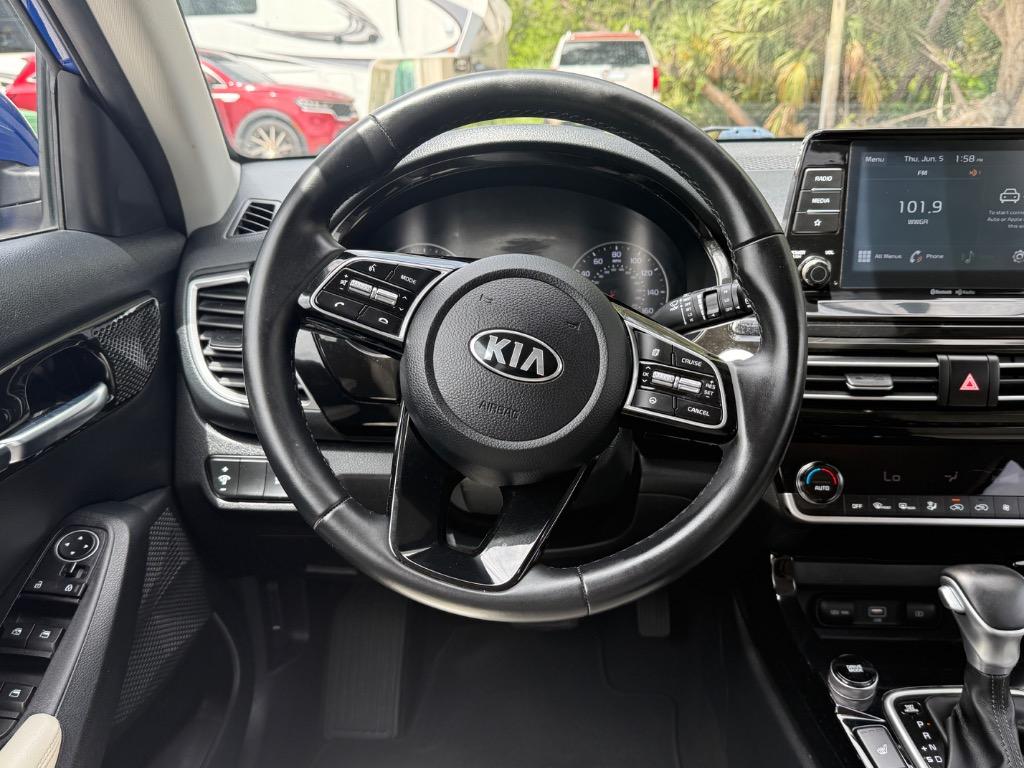 2021 Kia Seltos EX photo 2
