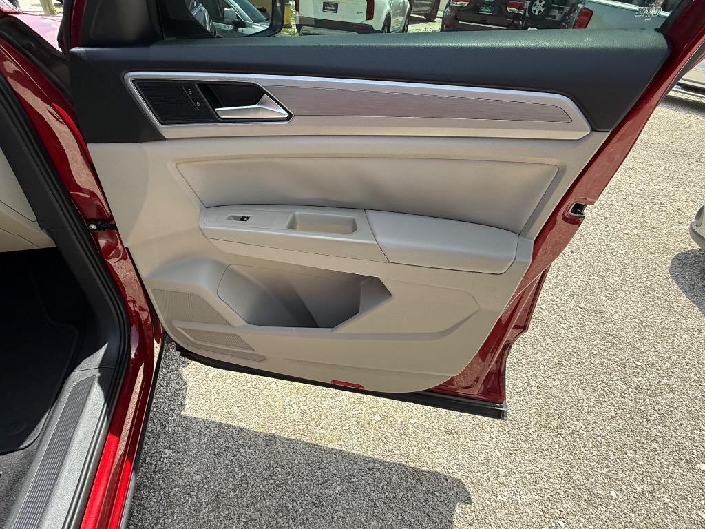 2018 Volkswagen Atlas V6 SE photo 16