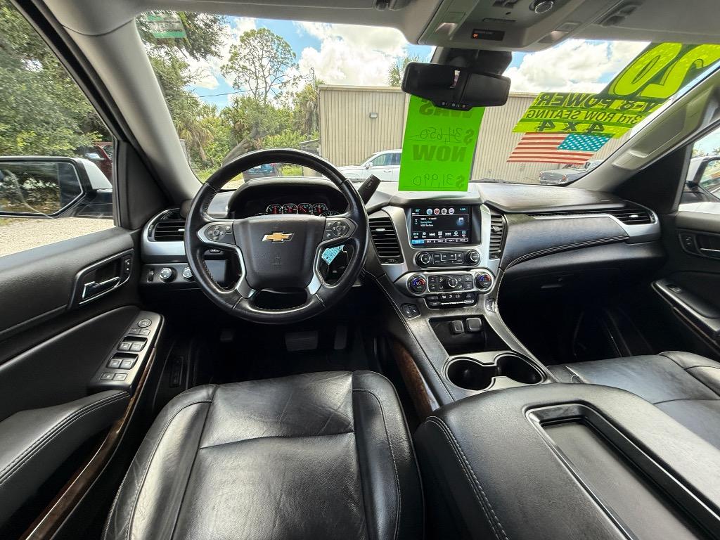2020 Chevrolet Suburban LT - Photo 10