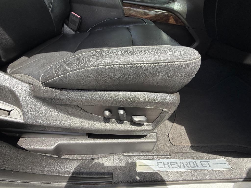 2020 Chevrolet Suburban LT - Photo 19