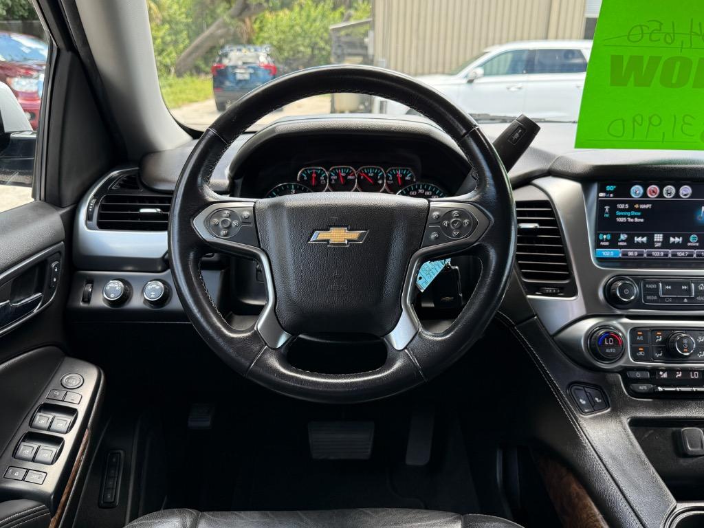 2020 Chevrolet Suburban LT - Photo 11