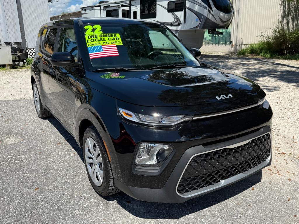 2022 Kia Soul LX's photo