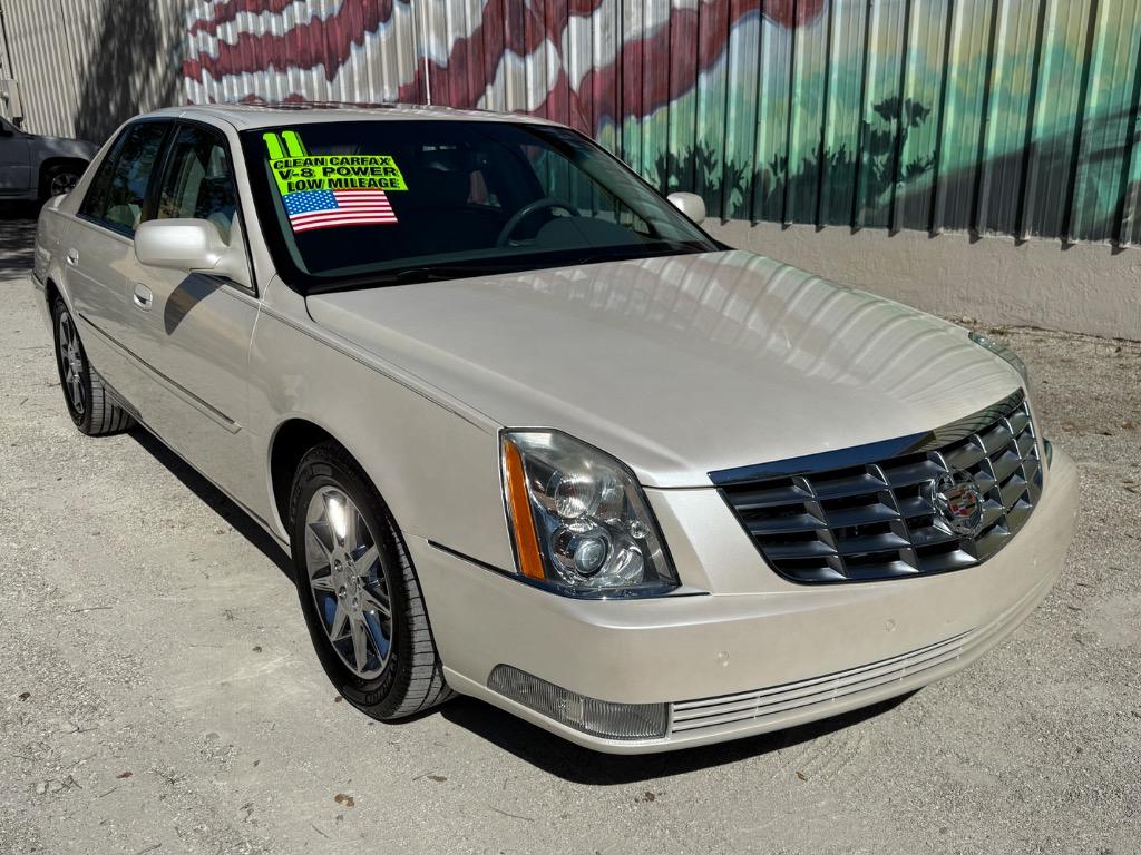 2011 Cadillac DTS Luxury Collection