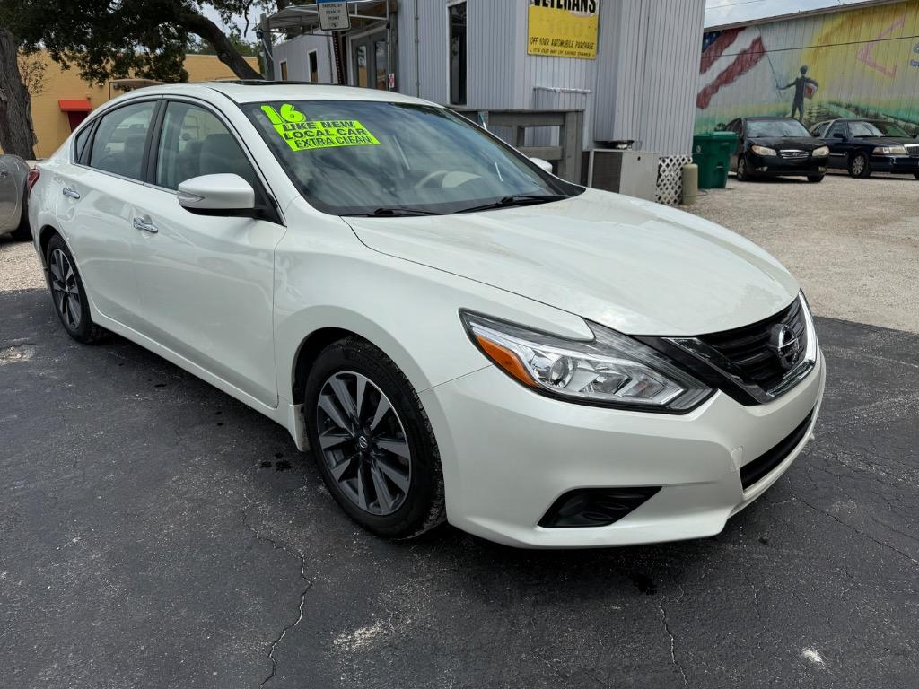 2016 Nissan Altima 2.5 SV's photo